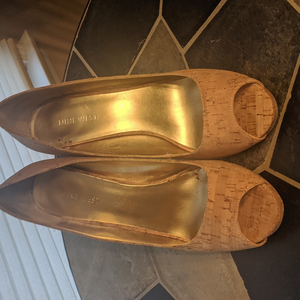 Shoes - Picture 2 of 5
